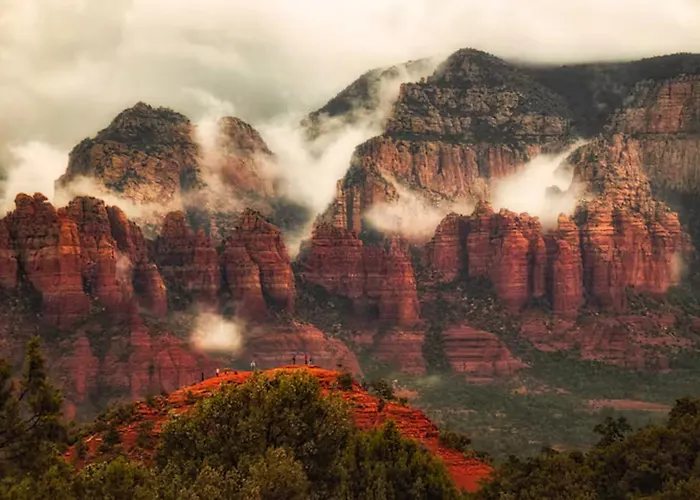 Red Rock Views - Heated Pool, Spa, Firepit, & Billiards - Luxe 6br Retreat Vakantiehuis *
