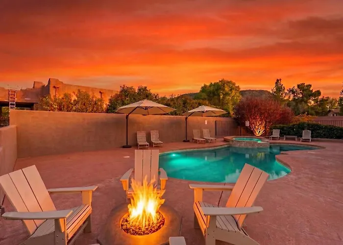 Red Rock Views - Heated Pool, Spa, Firepit, & Billiards - Luxe 6br Retreat *
